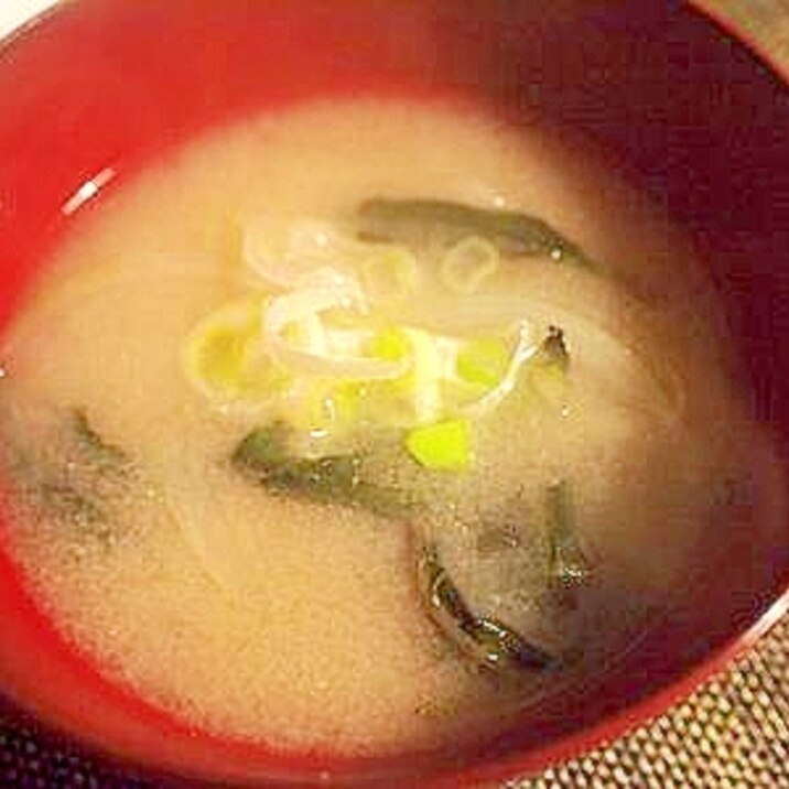 ‘和’を楽しむ　式部草とたまねぎのお味噌汁